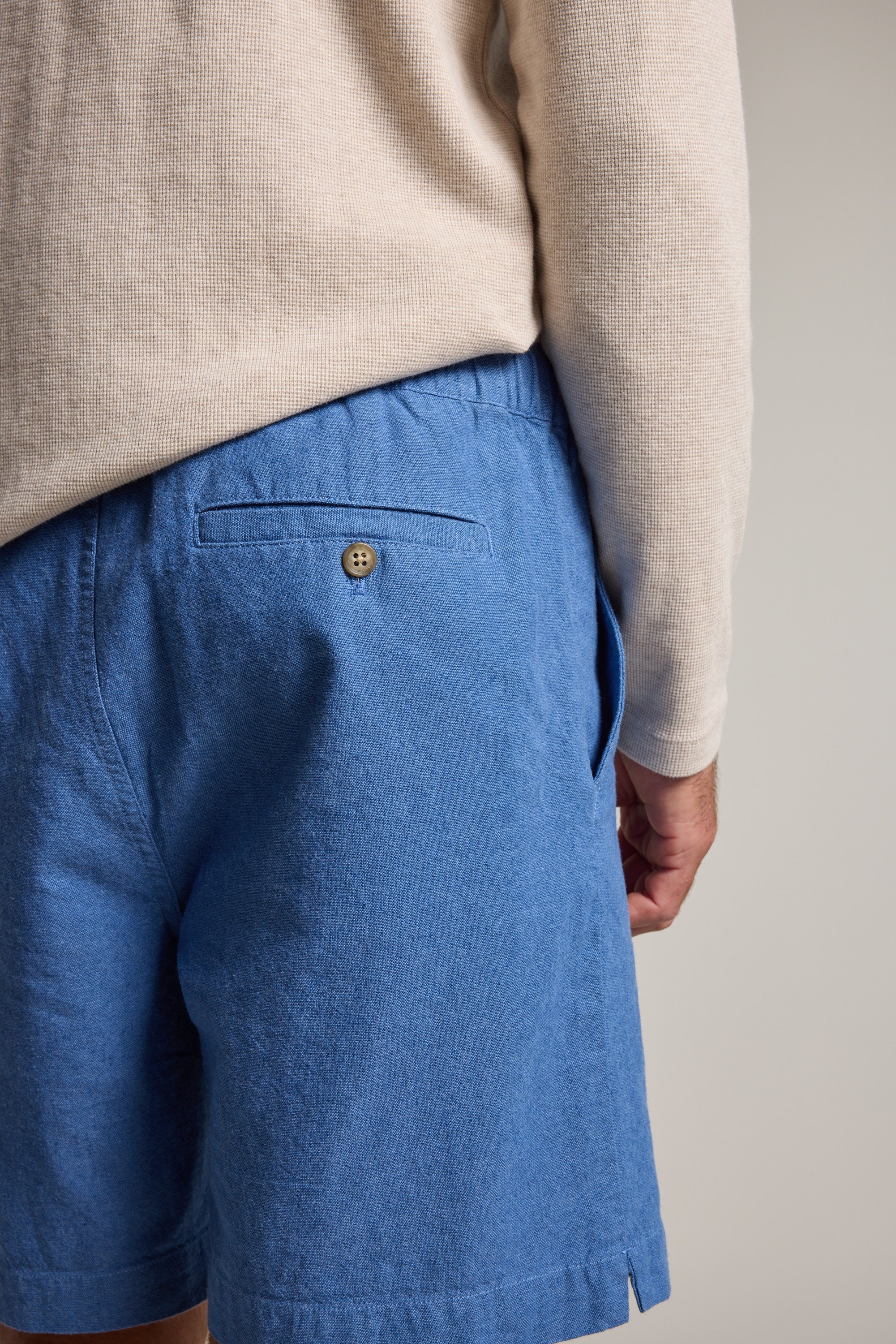 Barclay Linen Weekend Short - Image 6