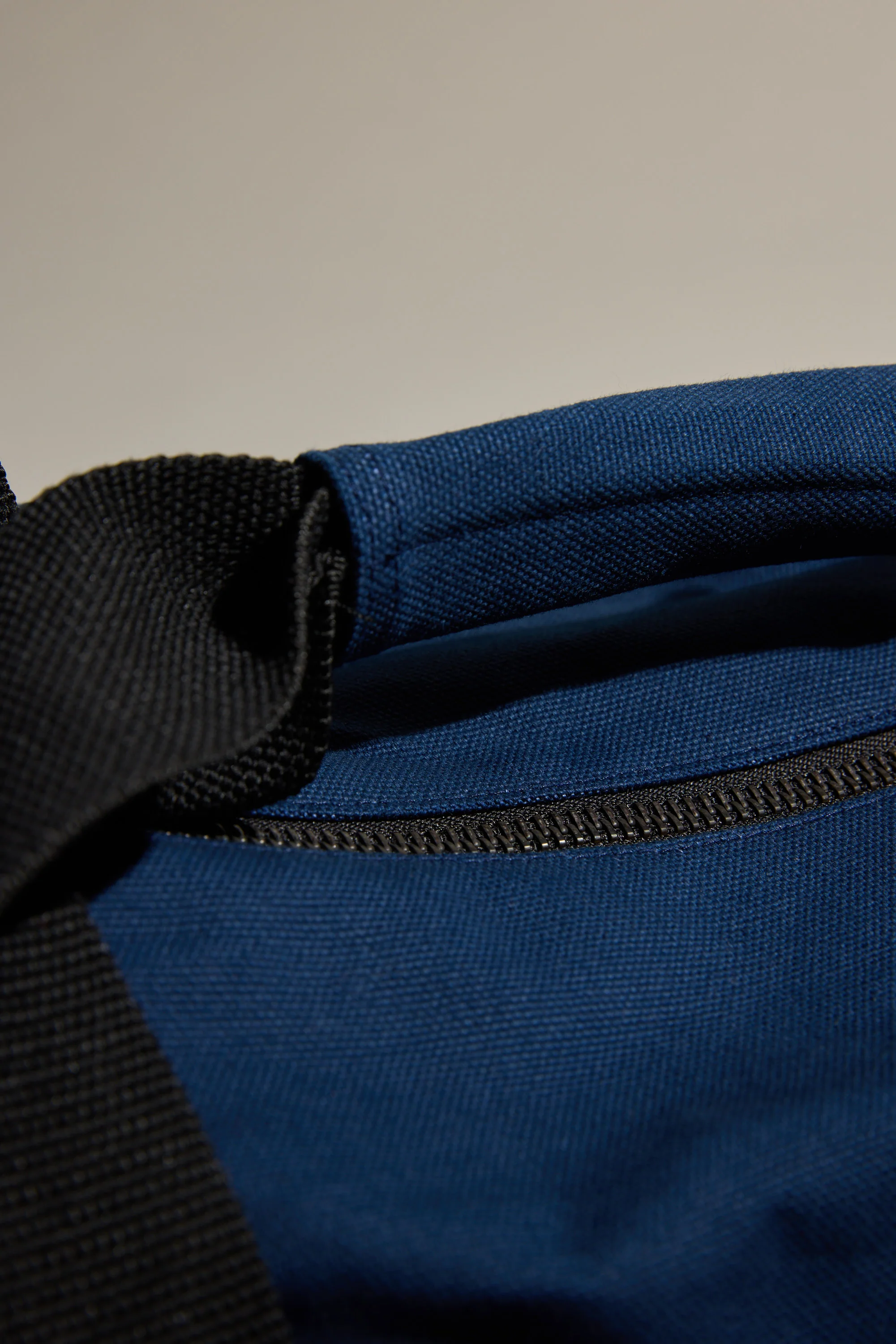 Barkers Canvas Duffle Bag - Image 6