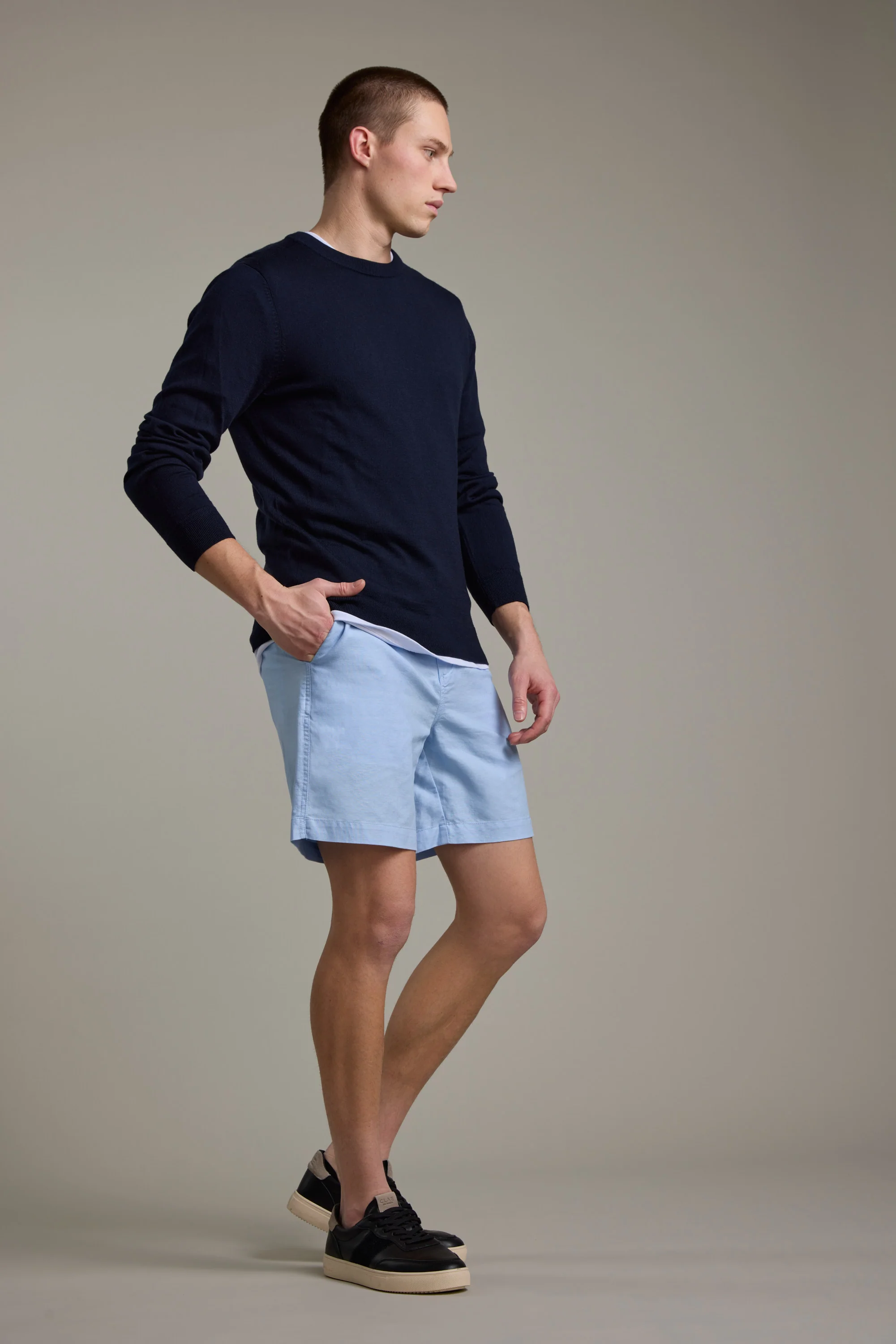 Jasper Linen Weekend Short - Image 3